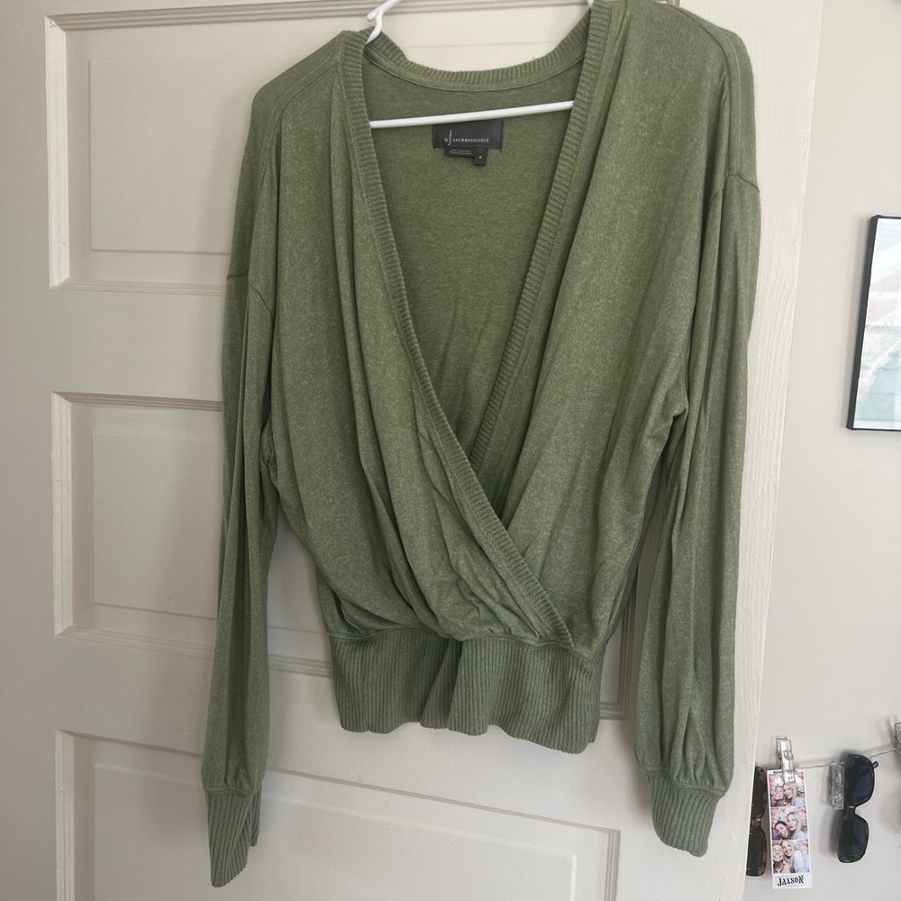 Green Anthropology blouse. Worn once or twice. In great condition. Small size.